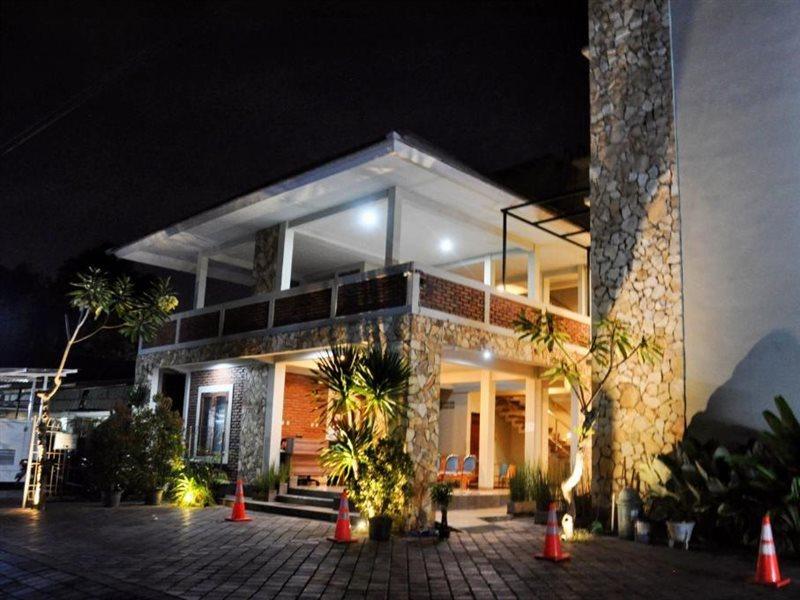 Hastina Hotel Lombok Mataram Exterior photo