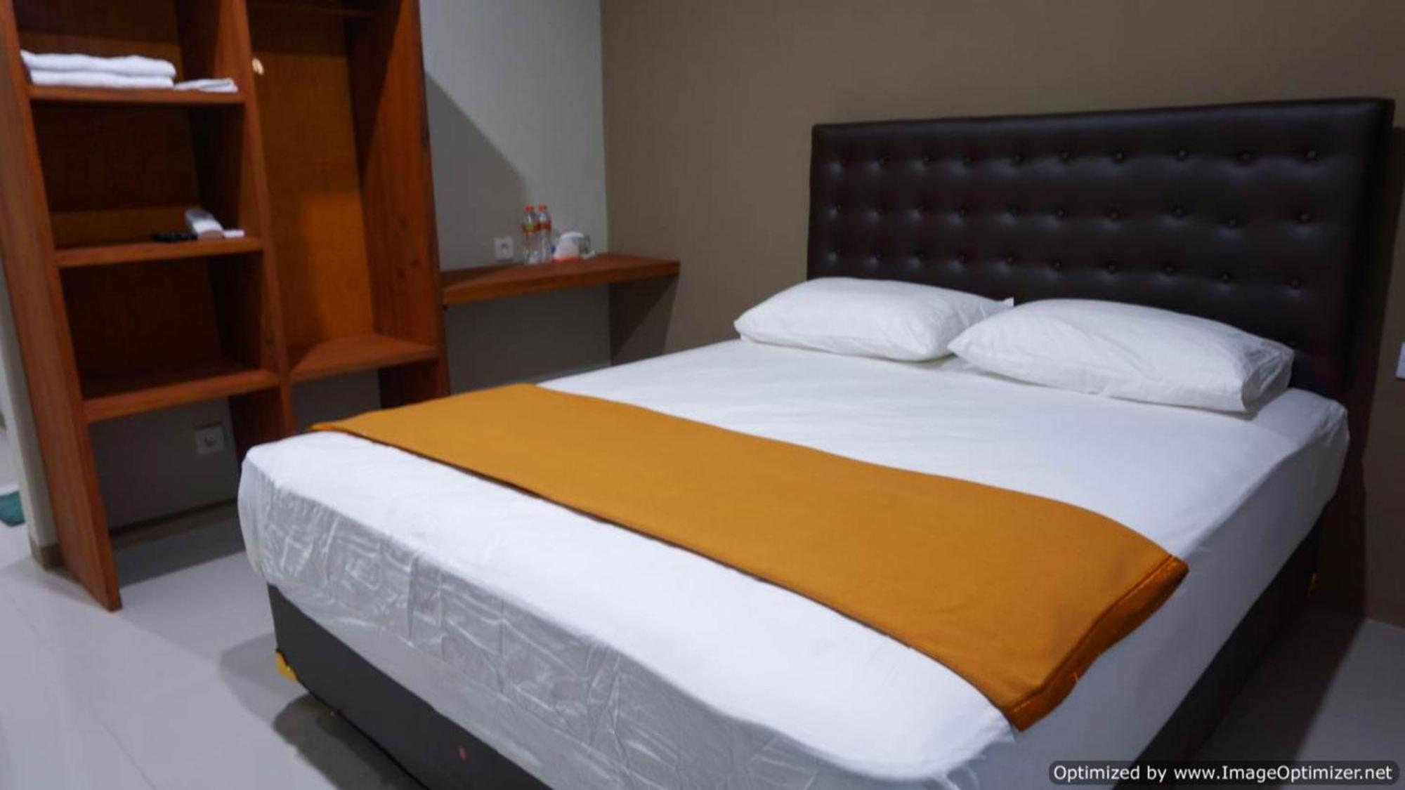 Hastina Hotel Lombok Mataram Exterior photo