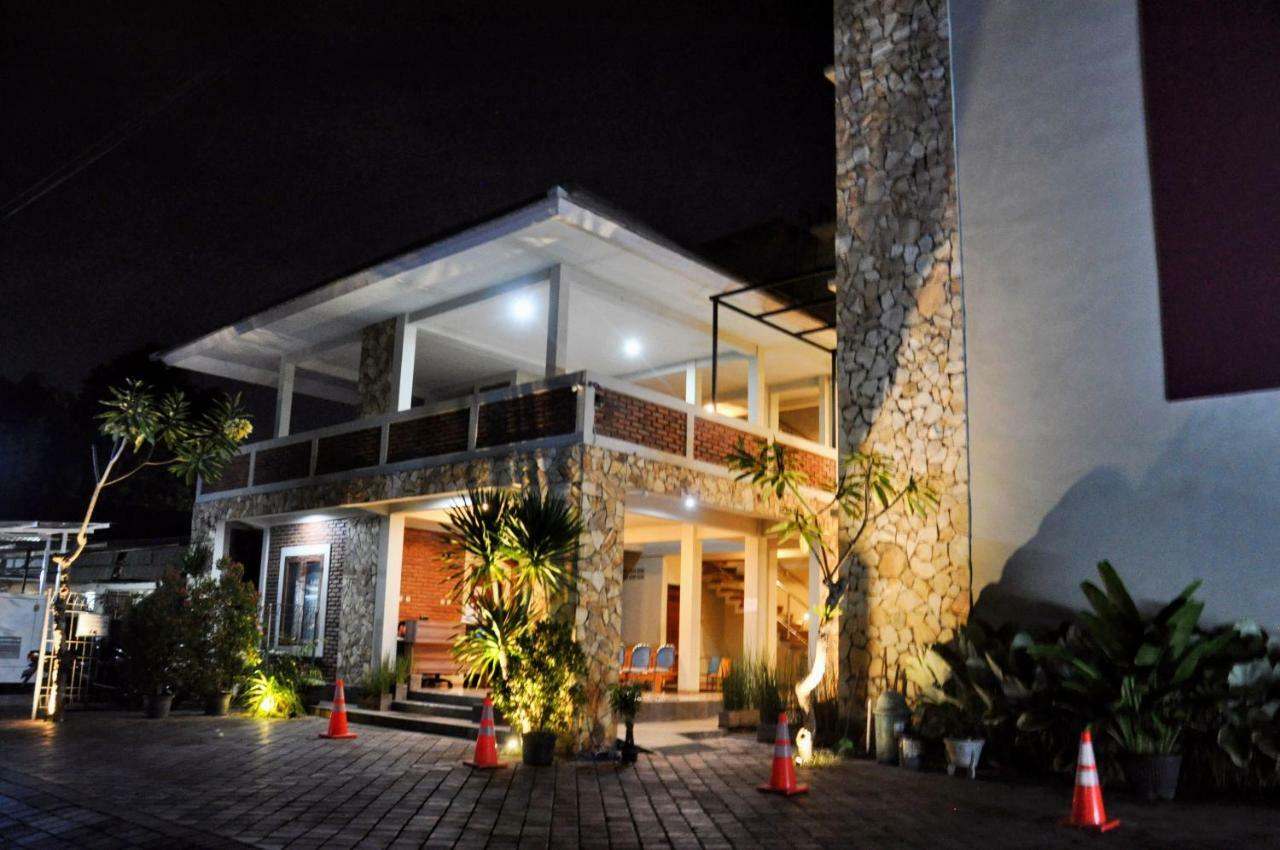 Hastina Hotel Lombok Mataram Exterior photo